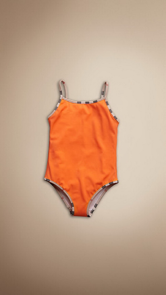 Burberry-Swimwear-for-Girls_03