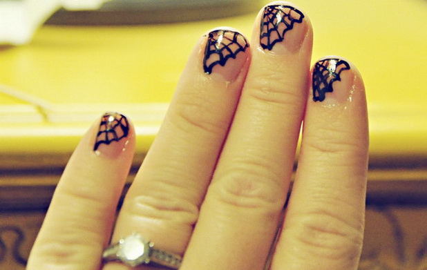 Crazy-Halloween-Nail-Art-Ideas_07