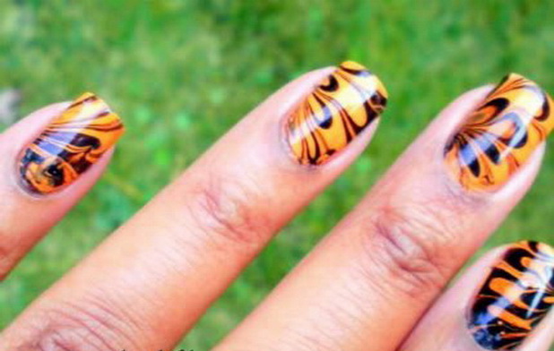 Crazy-Halloween-Nail-Art-Ideas_10
