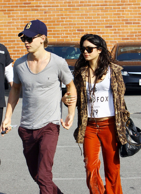 Vanessa-Hudgens-Hairstyles-2012_39