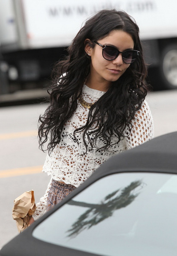 Vanessa-Hudgens-Hairstyles-2012_47