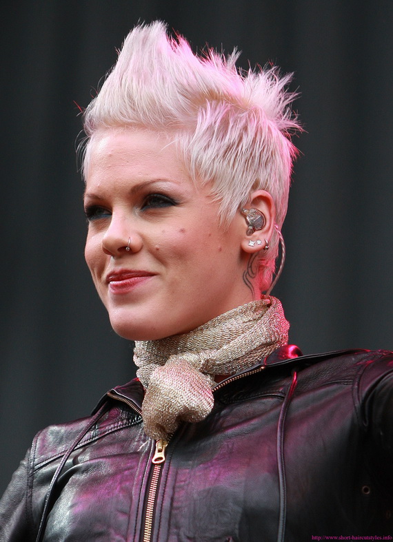 Very-Short-Hairstyles-for-women_08