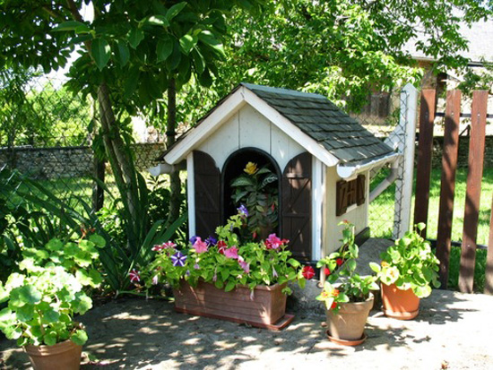 small-outdoor-dog-houses-3