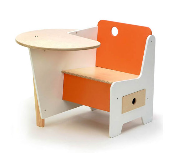 Cool-Kids-desks-for-painting-and-writing-13