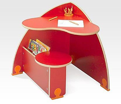 Cool-Kids-desks-for-painting-and-writing-19