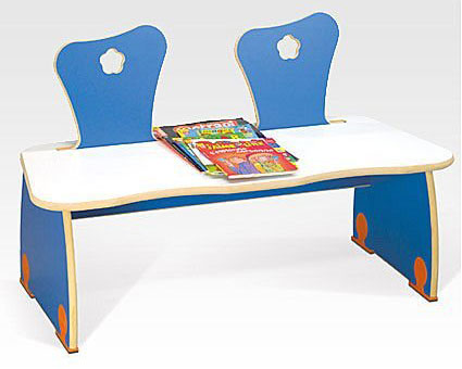 Cool-Kids-desks-for-painting-and-writing-21