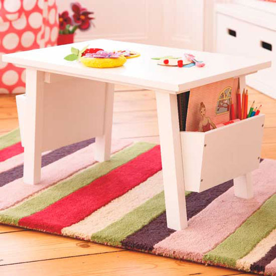 Cool-Kids-desks-for-painting-and-writing-3
