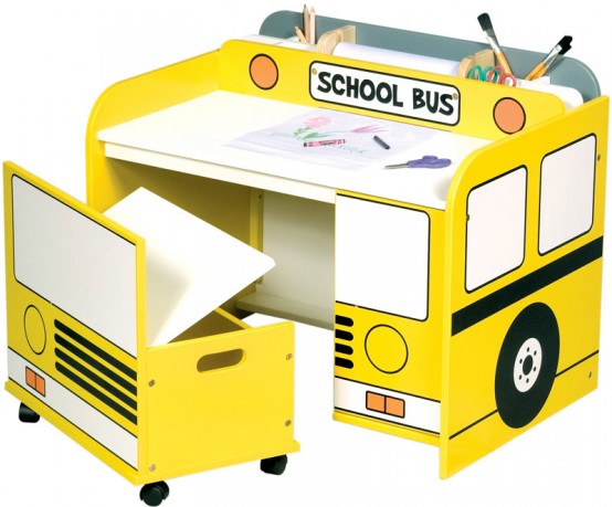 Cool-Kids-desks-for-painting-and-writing-5-554x459
