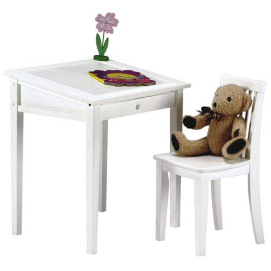 Cool-Kids-desks-for-painting-and-writing-9