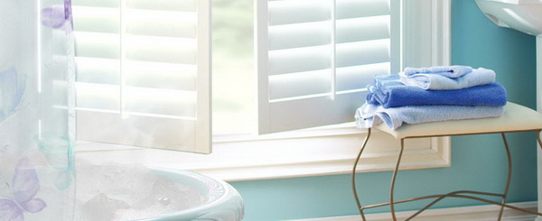 Hunter-Douglas-Bathroom-Window-Treatments_19