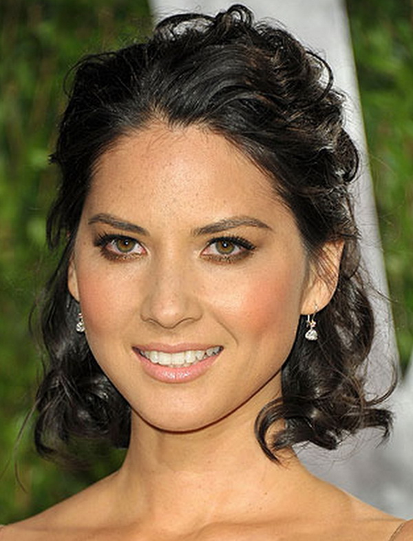 Medium-Prom-Hairstyles-2013-for-Women_24