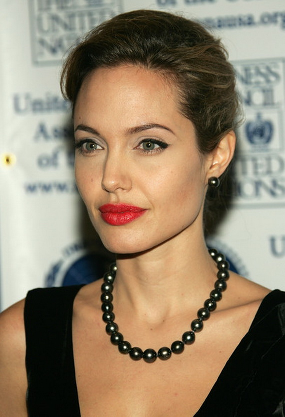 angelina-jolie-hairstyles_09